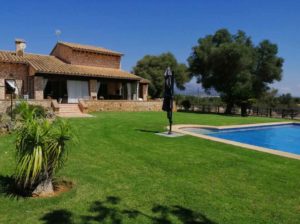 Mantenimiento de piscinas en Mallorca Swimming pool maintenance Schwimmbadpflege auf Mallorca